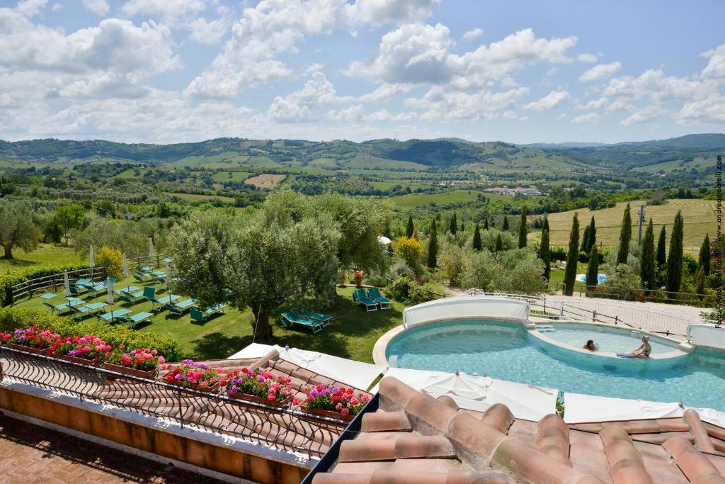 Basen w obiekcie Hotel Saturno Fonte Pura lub w pobliżu