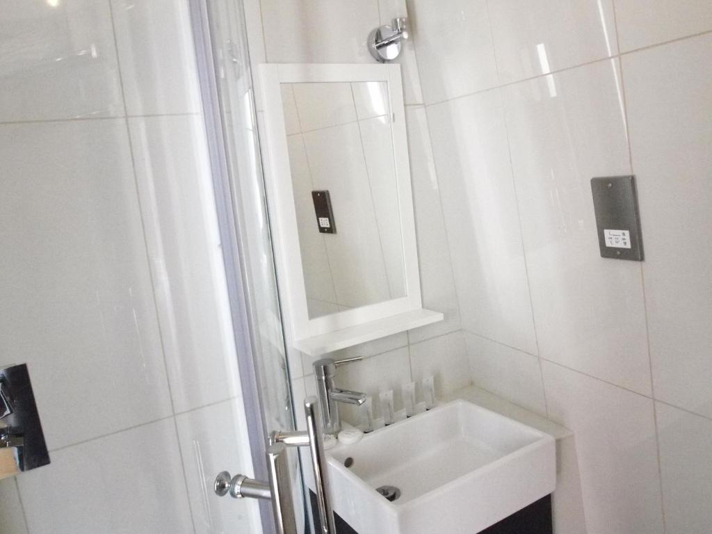 Earls Court Garden Hotel - Resim 13