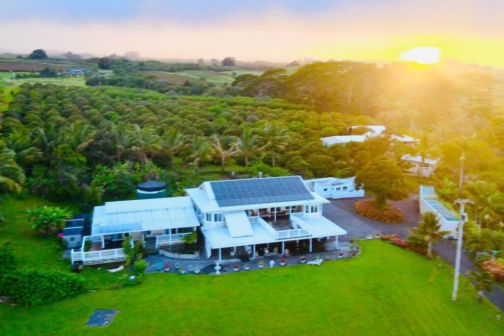 Private Waterfalls , Massive Big Island Estate, Ocean Views