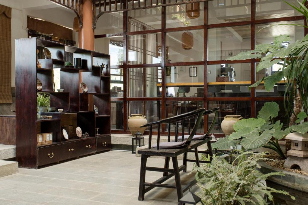 Restaurace v ubytování Dali Yanyuan Erhai Retreat