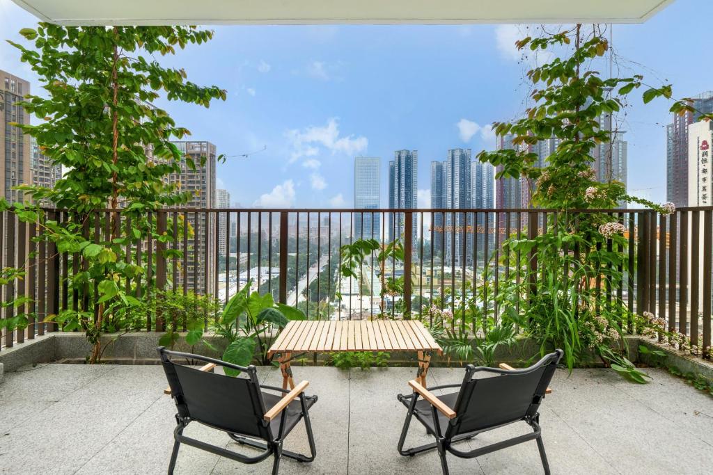 Balkón nebo terasa v ubytování Wutong Hotel Apartment Bao'an Center