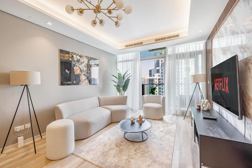 فضای داخلی Daniels Burj Khalifa View 2BR at Paramount Midtown در دبی - تصویر ۳