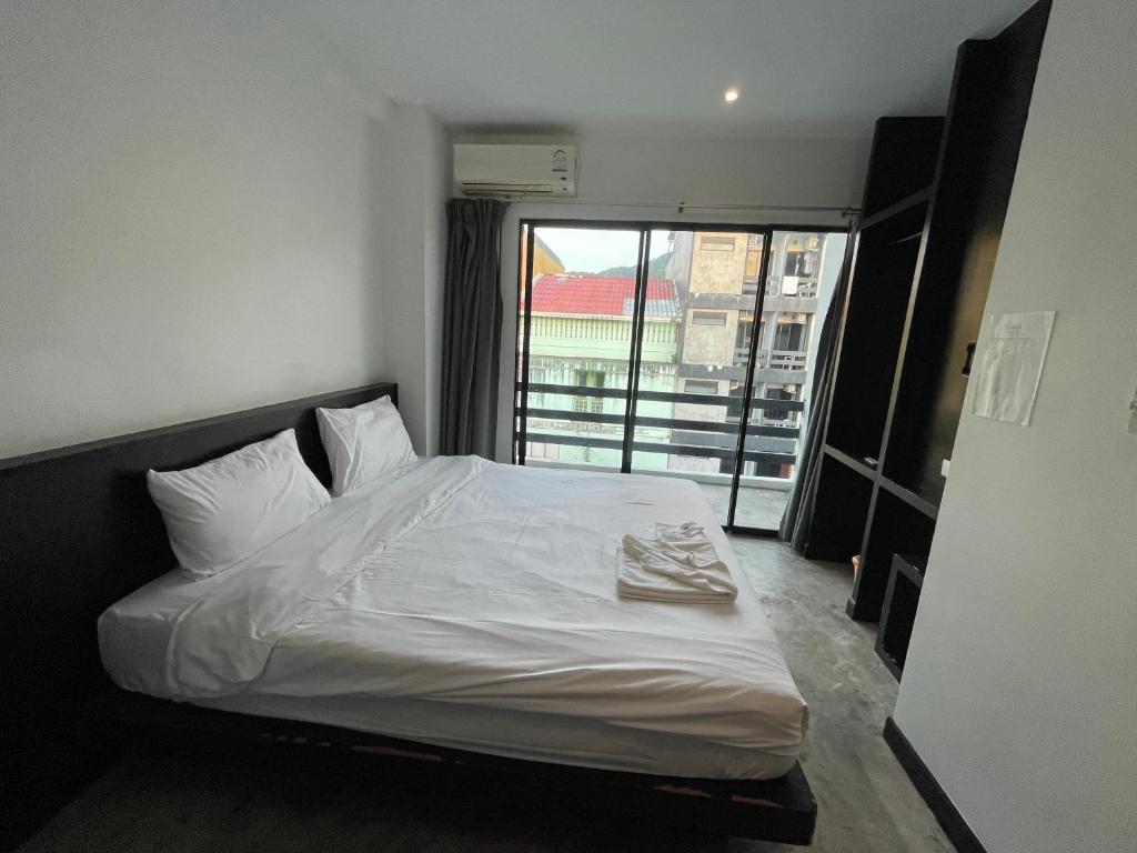 Islanda Hotel Patong - Resim 24