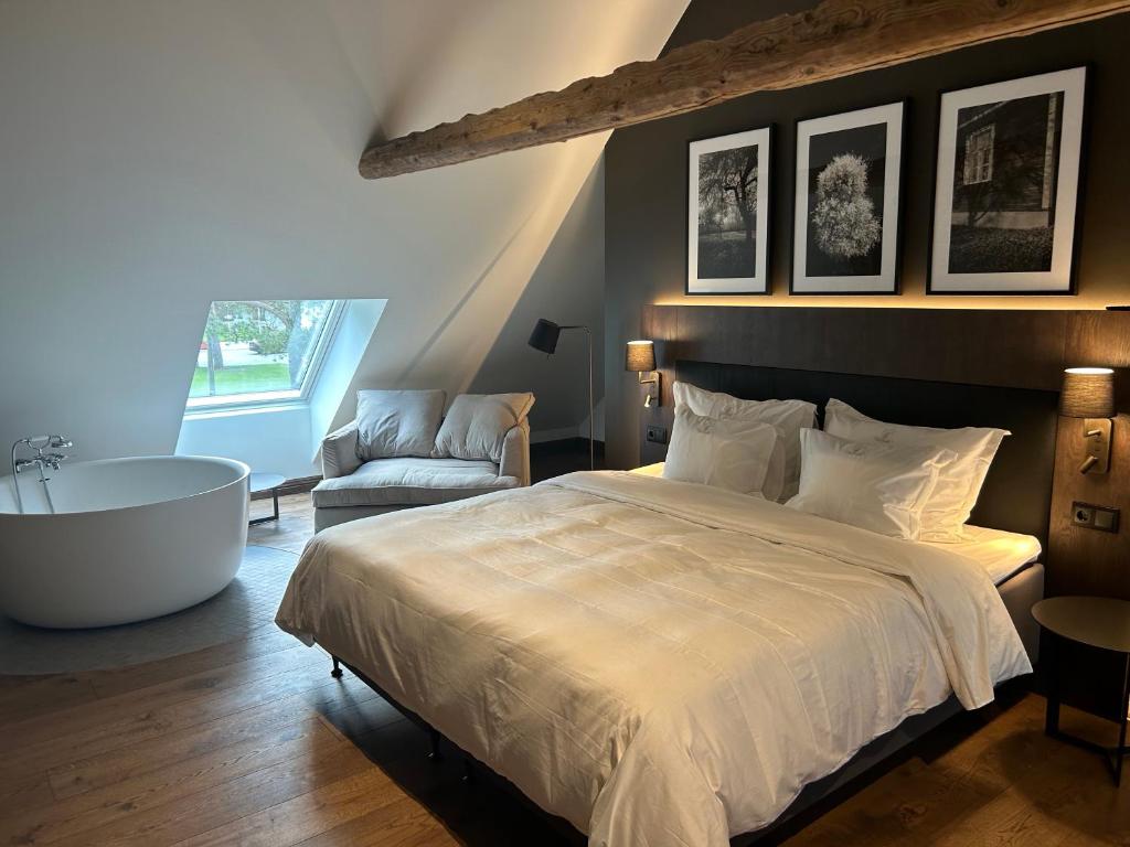 Padise Manor Grand Estate & Spa - Exclusive Event venue - Suite De Deluxe King