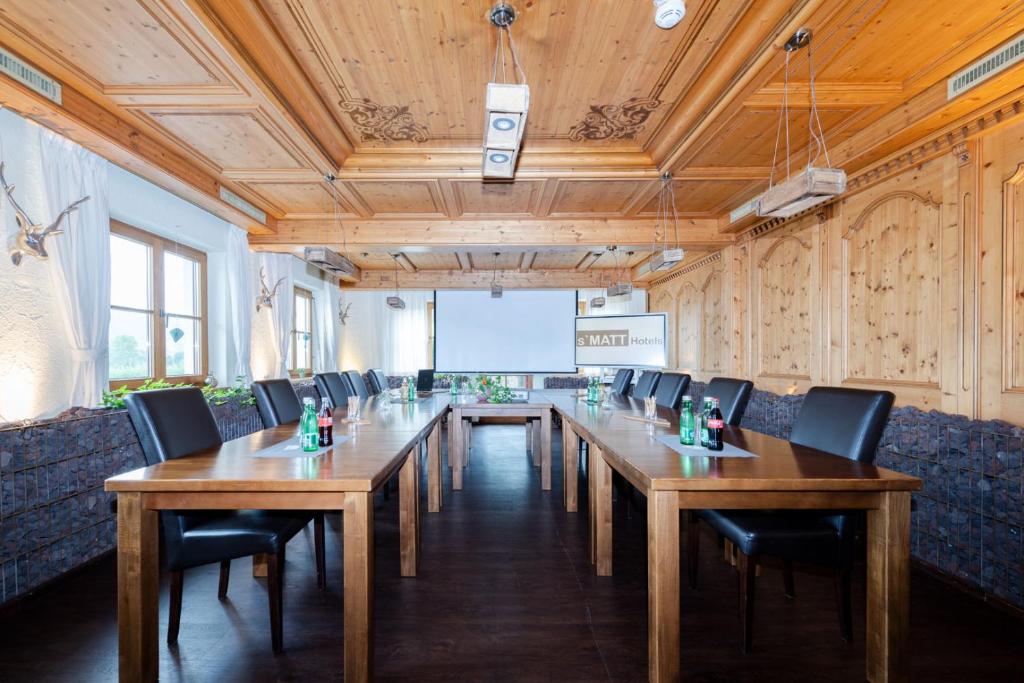 The business area and/or conference room at S'Matt 3