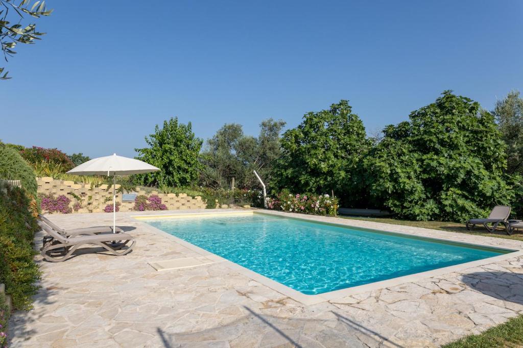 สระว่ายน้ำที่อยู่ใกล้ ๆ หรือใน Casa Raffaela, Charming villa with a nice pool