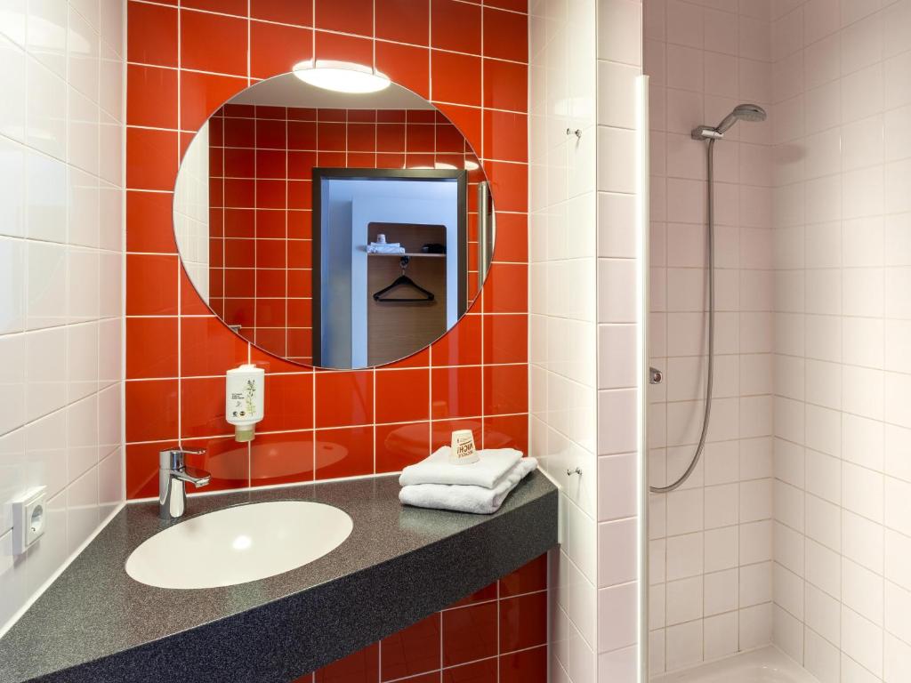 Koupelna v ubytování B&B HOTEL Magdeburg-City