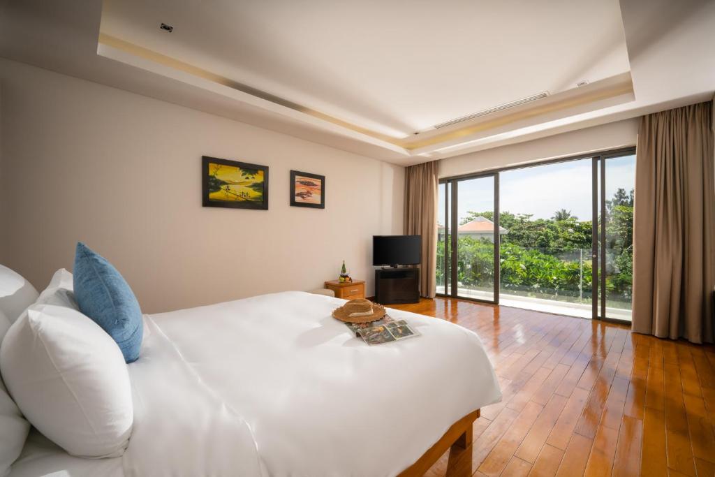Biệt Thự 4 Phòng Ngủ Có Hồ Bơi Riêng