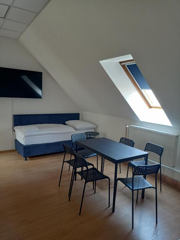 Powder Tower Suites - Resim 10