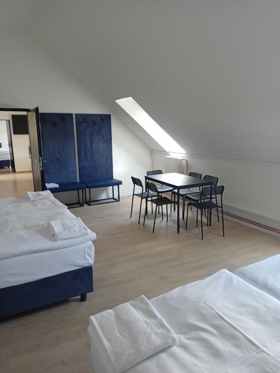 Powder Tower Suites - Resim 11