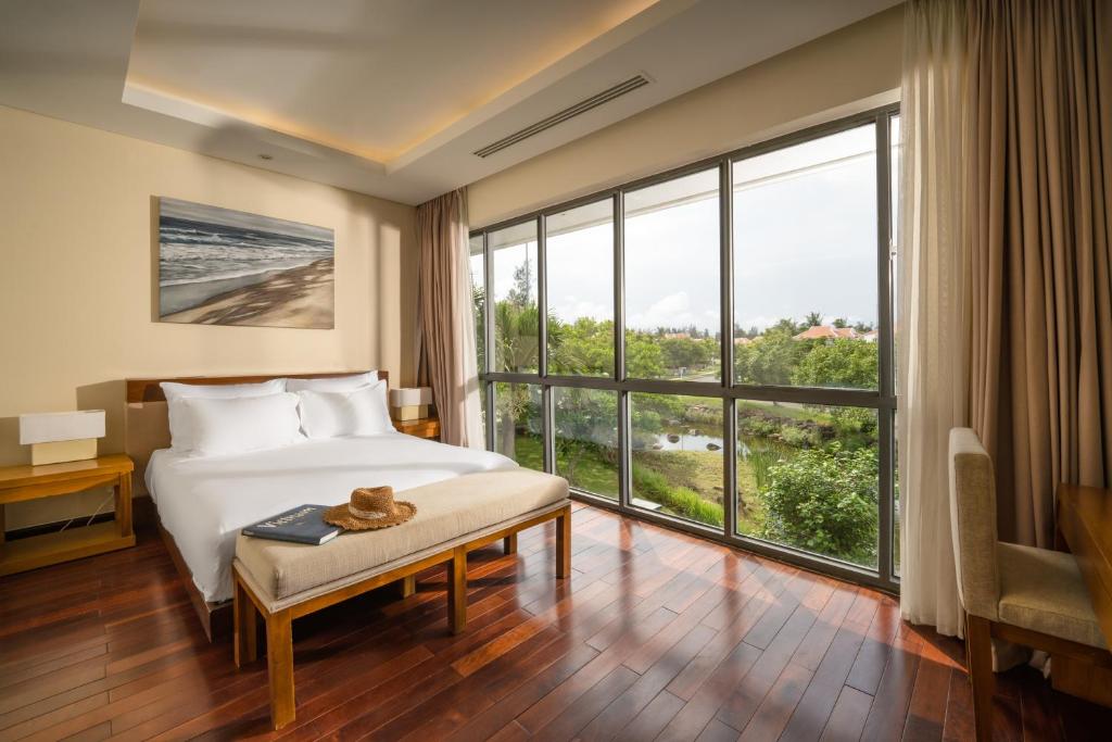 Biệt Thự Nhìn Ra Vườn