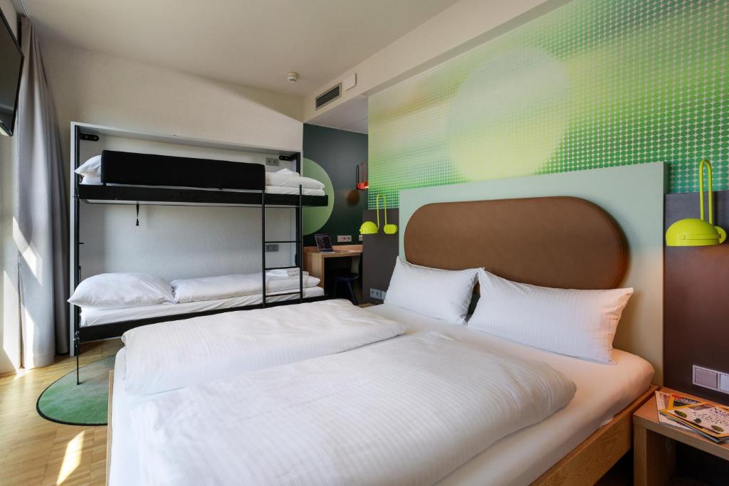 LyvInn Hotel Frankfurt - Resim 6