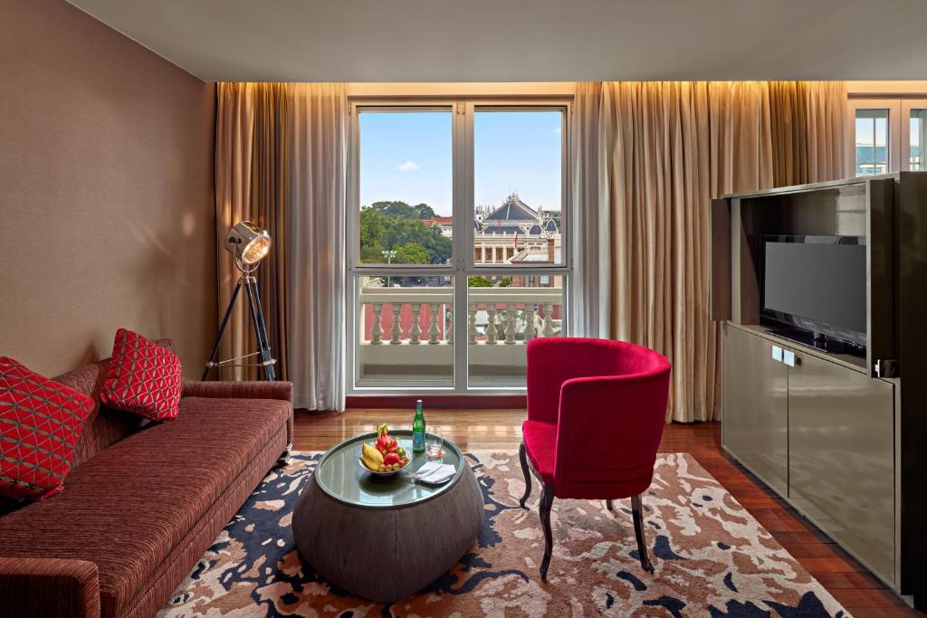 TV a/nebo společenská místnost v ubytování Hotel de l'Opera Hanoi - MGallery