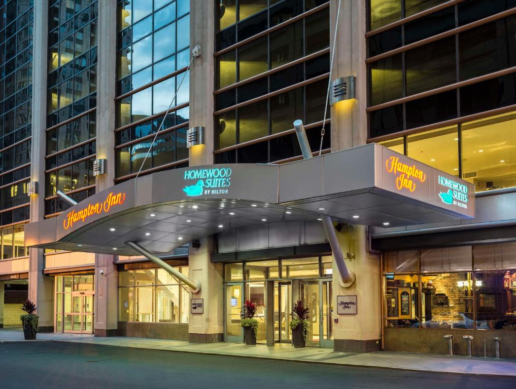 a view of a building at night at Homewood Suites by Hilton Chicago Downtown - Magnificent Mile in Chicago