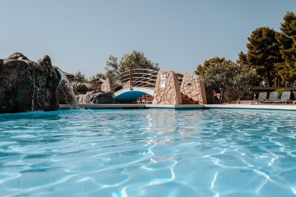 Bazén v ubytování Matilde Beach Resort nebo v jeho okolí