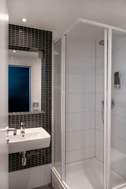 LyvInn Hotel Frankfurt - Resim 17