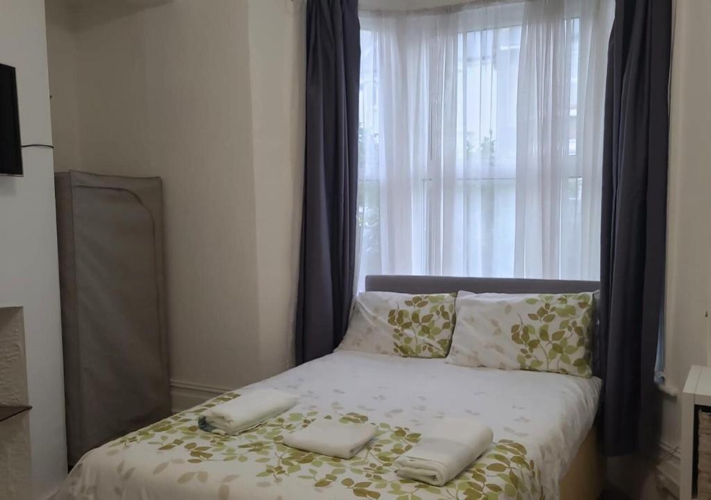 Studio flat, Walthamstow, 25 min to Oxford Street, London (updated