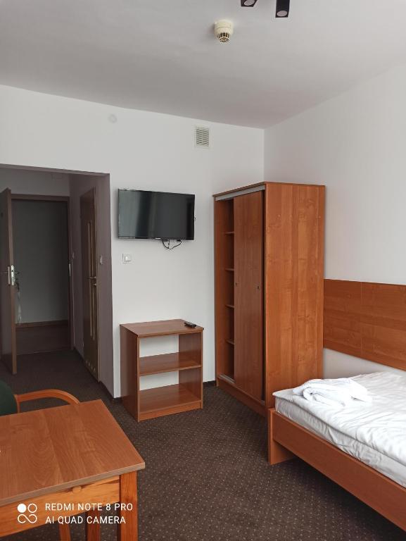 HOTEL ODR - Standard Single Room With Shower