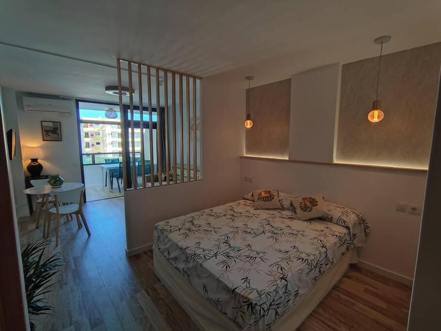 Postel nebo postele na pokoji v ubytování 3Min Walk Playa del Inglès Apartment