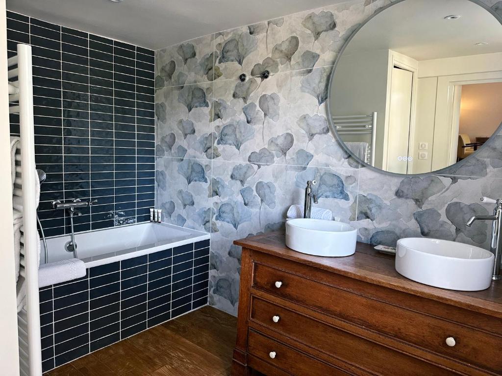 Moulin de Fourges - Suite With Garden View