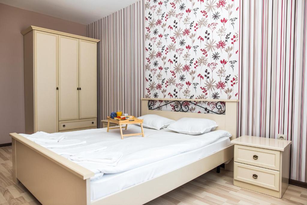 Deluxe One-Bedroom Apartment (2 Adults + 2 Children)