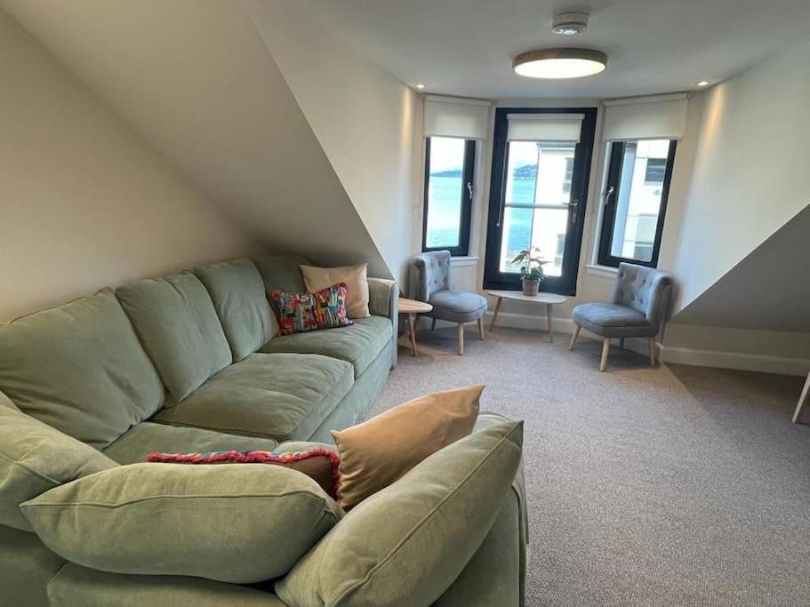 Posezení v ubytování Flat in Gourock - The Wedge