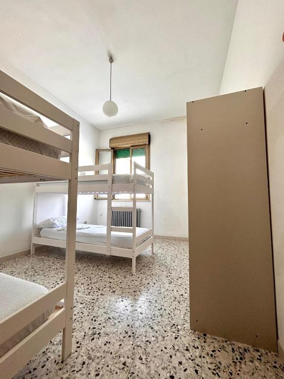 Ostello e Camere Private Prima Luce Foresteria - Cama Individual En Habitación Compartida Femenina