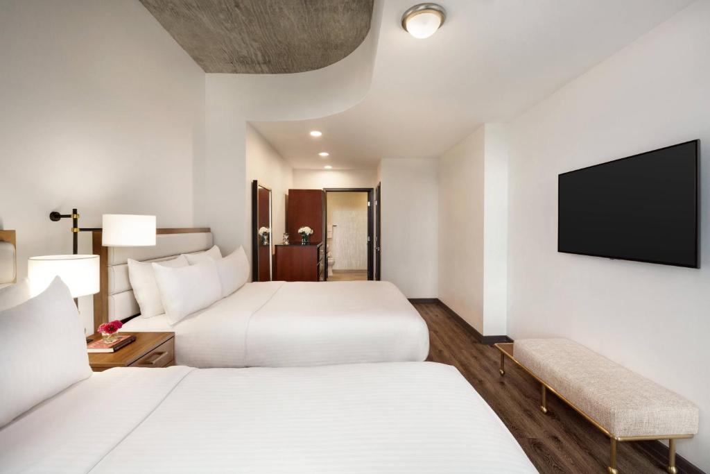 Twelve Midtown, Marriott Autograph Collection - One-Bedroom Queen Suite