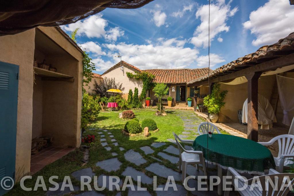 Descubre La Cepedana: Casa rural con encanto en Cogorderos, a ...