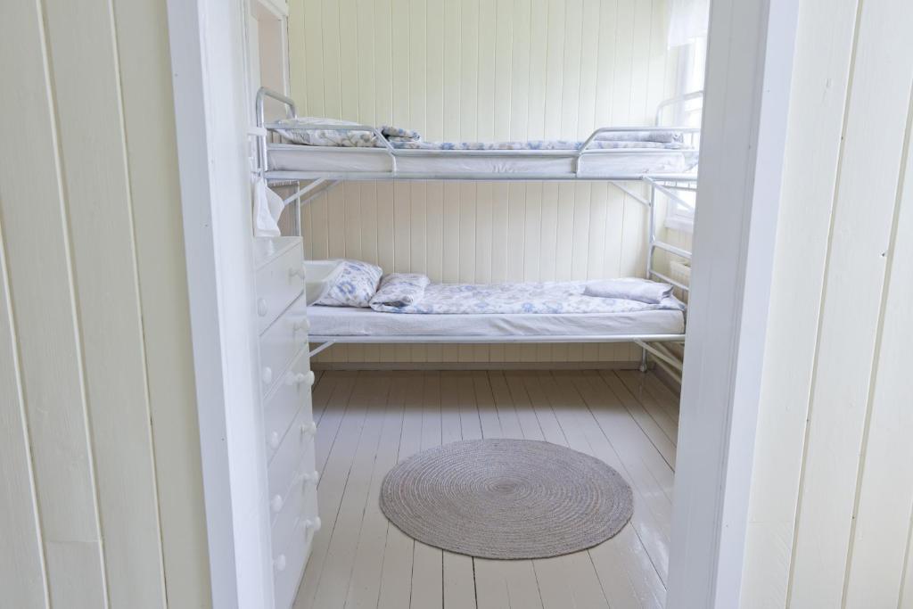 Soltorp Eco Lodge - Family Room With Shared Bathroom