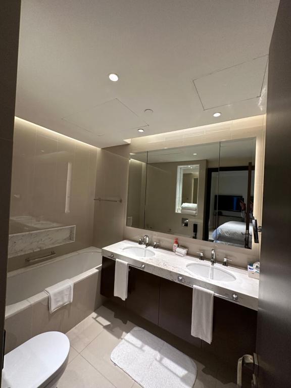 Apartment Downtown Address Burj Khalifa, Dubai, UAE