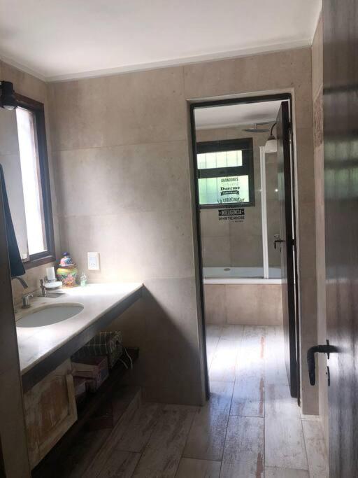 Gallery image of Casa en Cariló, a 2 cuadras de la playa. in Carilo