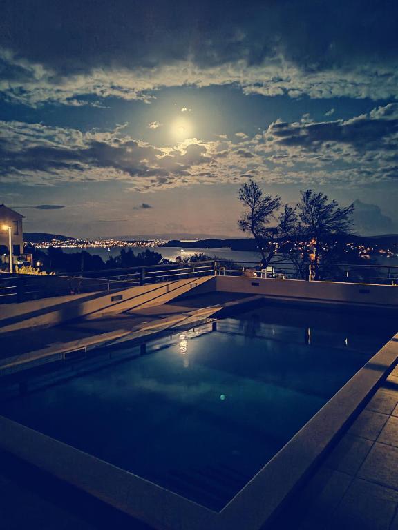 Bazén v ubytování Villa Confido Luxury Apartment 01 nebo v jeho okolí