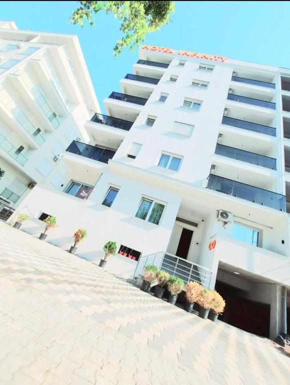 Hotel Infinity - Image 1