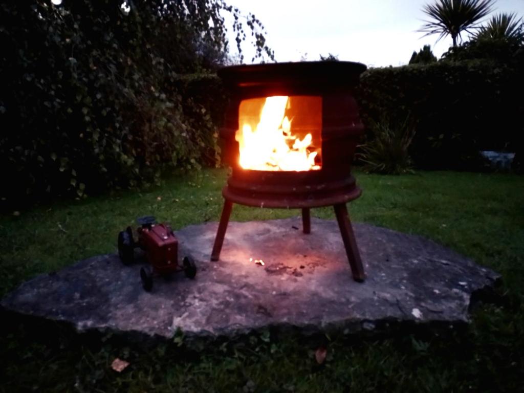 Barbacoa disponible para clientes en la casa o chalet