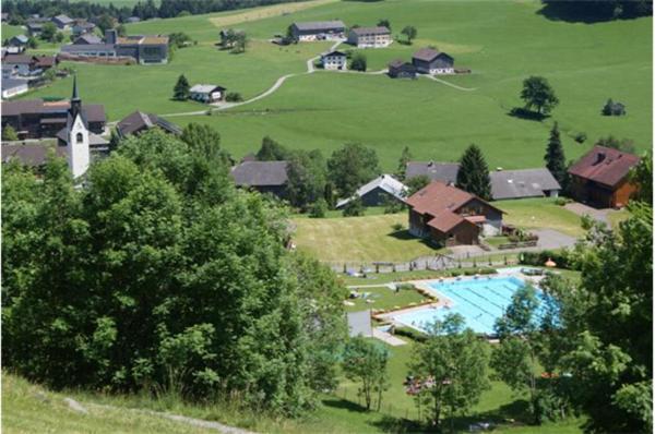 Bazén v ubytování Panoramahotel Sonnhalde nebo v jeho okolí