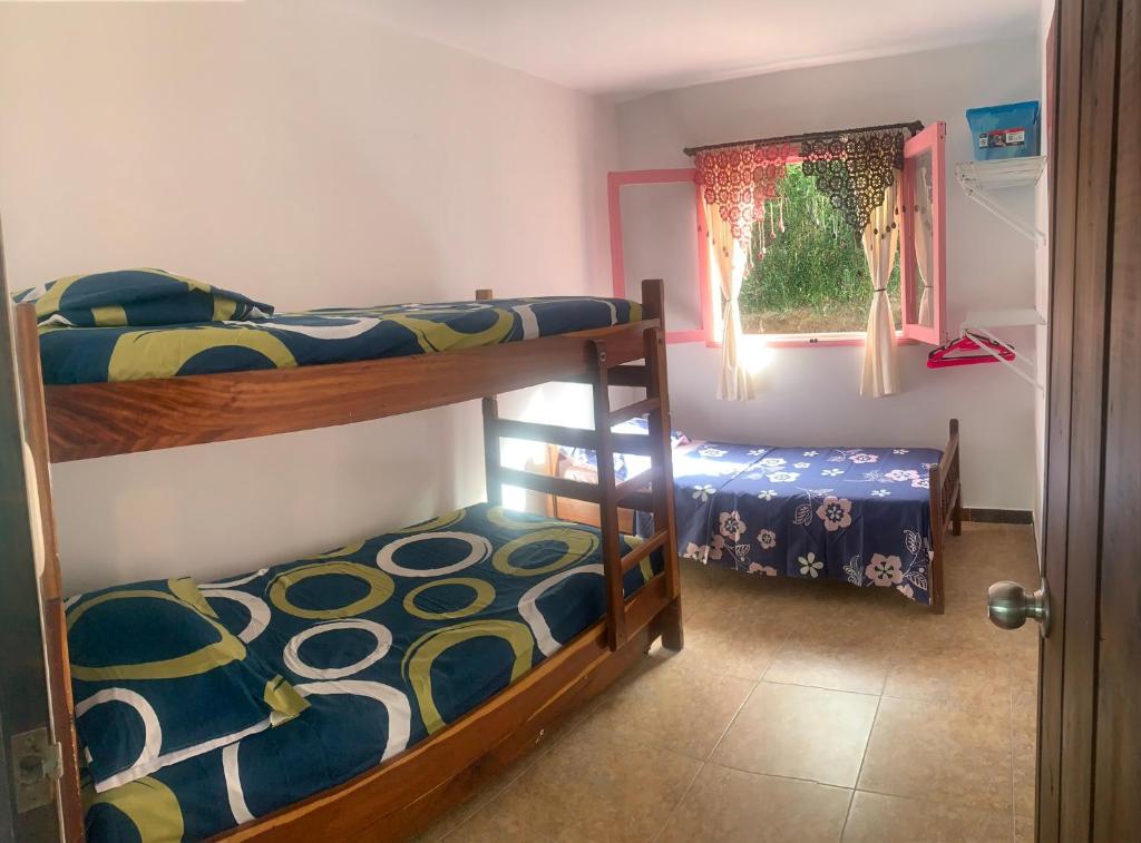 Двуетажно легло или двуетажни легла в стая в Finca en Salento