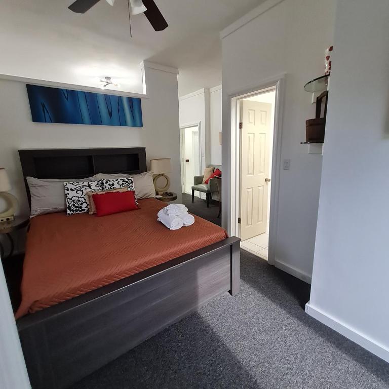 BELL At The Airport Suites Adults Only - Free Airport Transportation - Suite Con Balcone