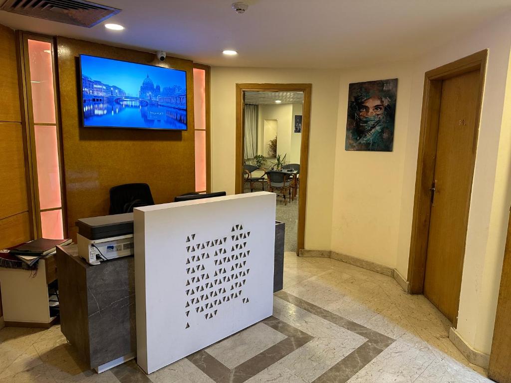 TV a/nebo společenská místnost v ubytování Egy Days Hotel