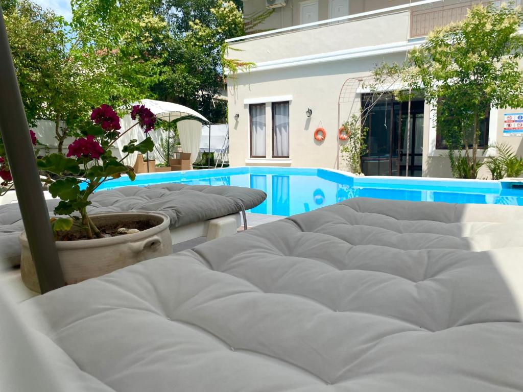 Bazén v ubytování Ermis Hotels & Resorts nebo v jeho okolí