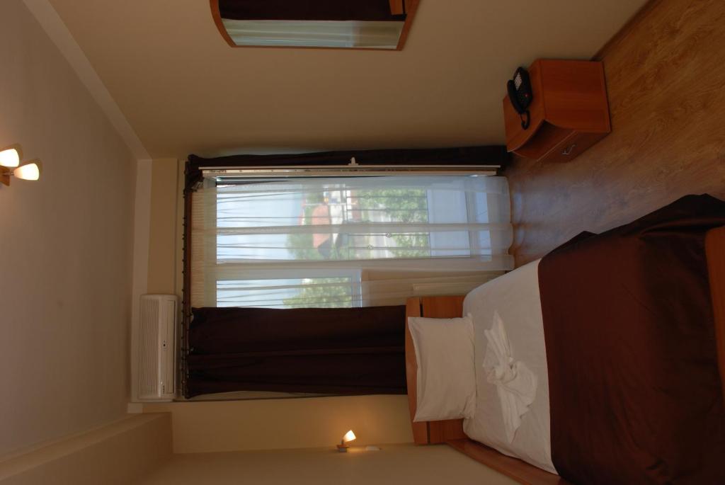 Kuchyň nebo kuchyňský kout v ubytování Hotel Liliacul