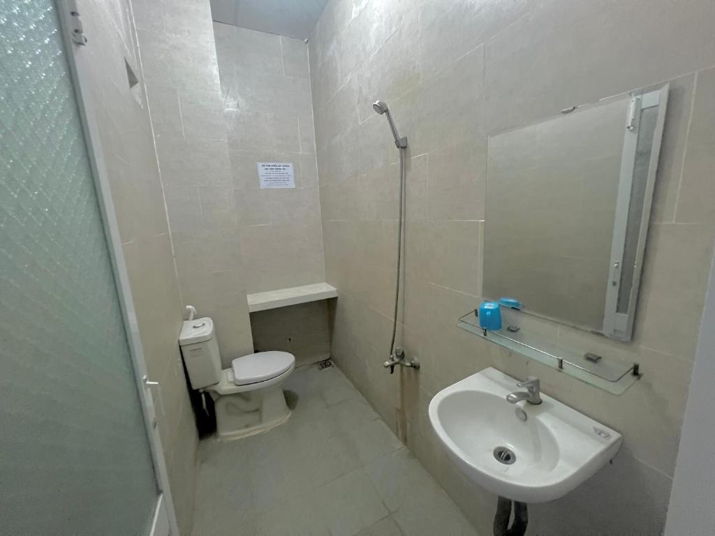 Koupelna v ubytování Huyền Anh Motel Cam Ranh