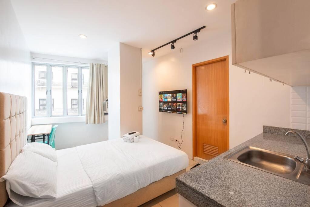 Η κουζίνα ή μικρή κουζίνα στο JP Santiago Studio Makati J207
