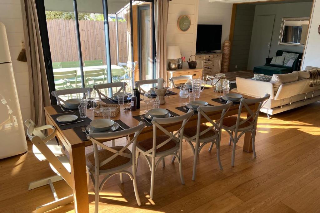 Sumptuous Cap Ferret Style House