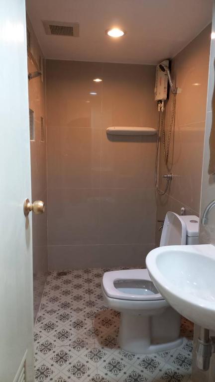 Panoramic City View Room at Silom - 7