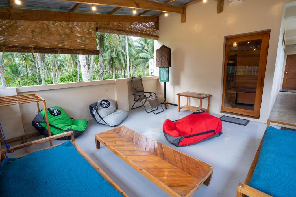 Posezení v ubytování Haole Surf Hostel