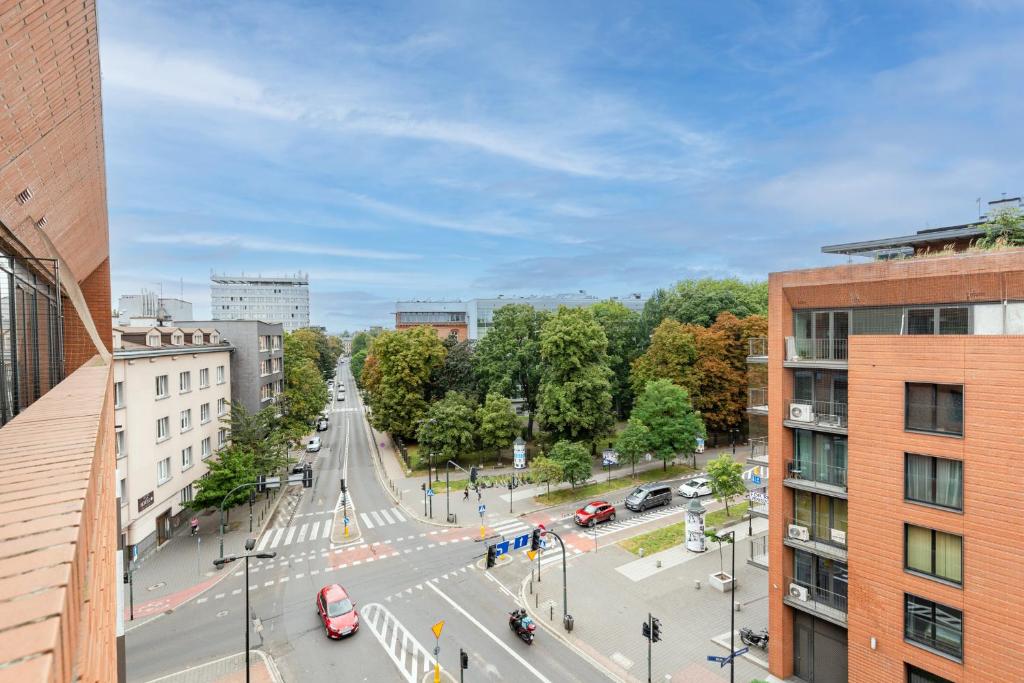 Modern Apartments with FREE parking spots - 15