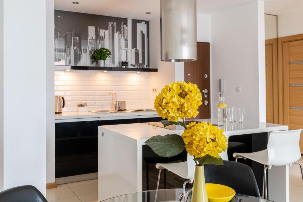 Modern Apartments with FREE parking spots - 7