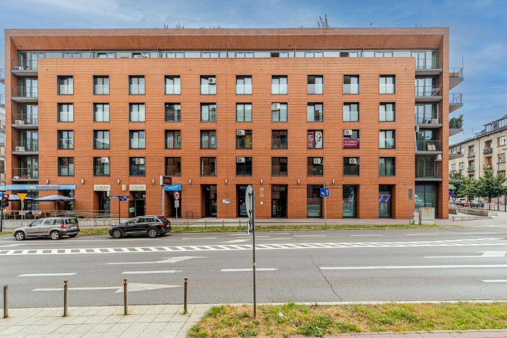 Modern Apartments with FREE parking spots - 4