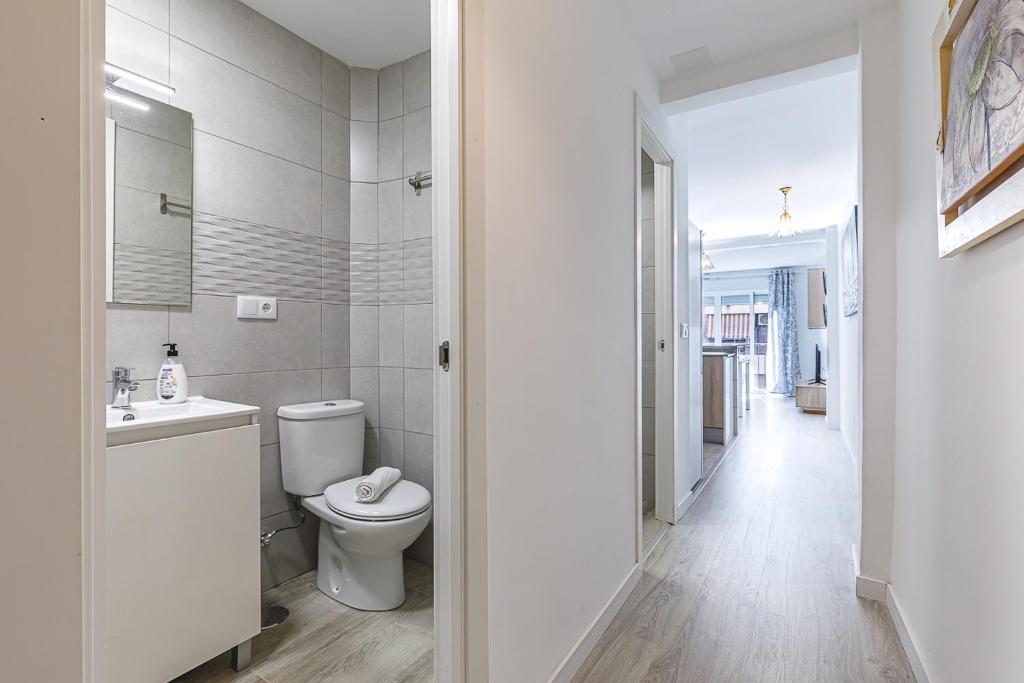 Luminoso y acogedor apartamento con AC, Alicante – Updated ...